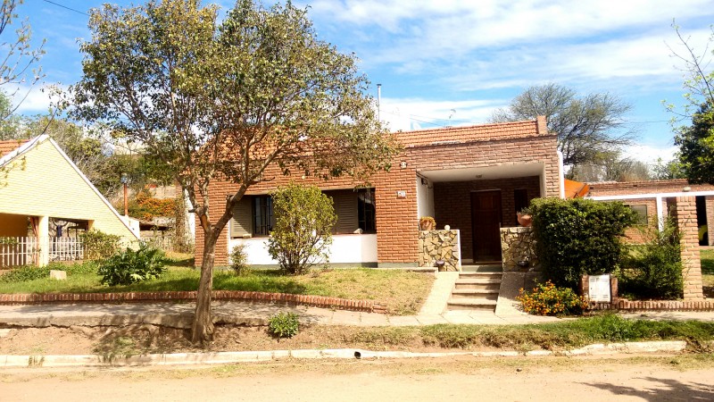 SE VENDE CASA EN VILLA RUMIPAL