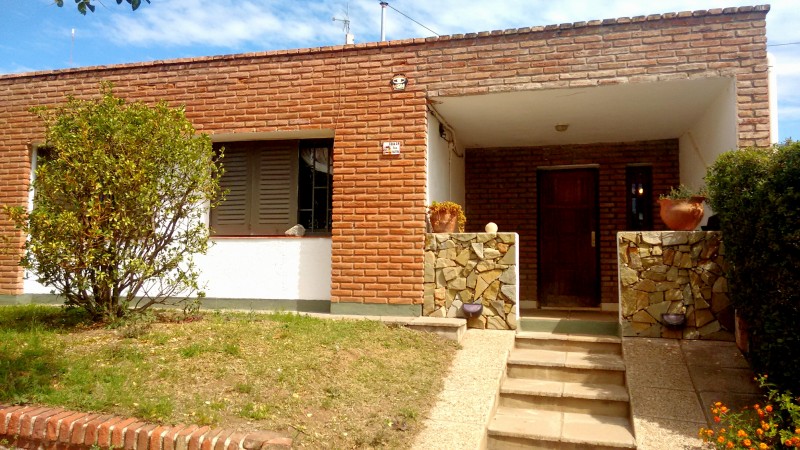 SE VENDE CASA EN VILLA RUMIPAL