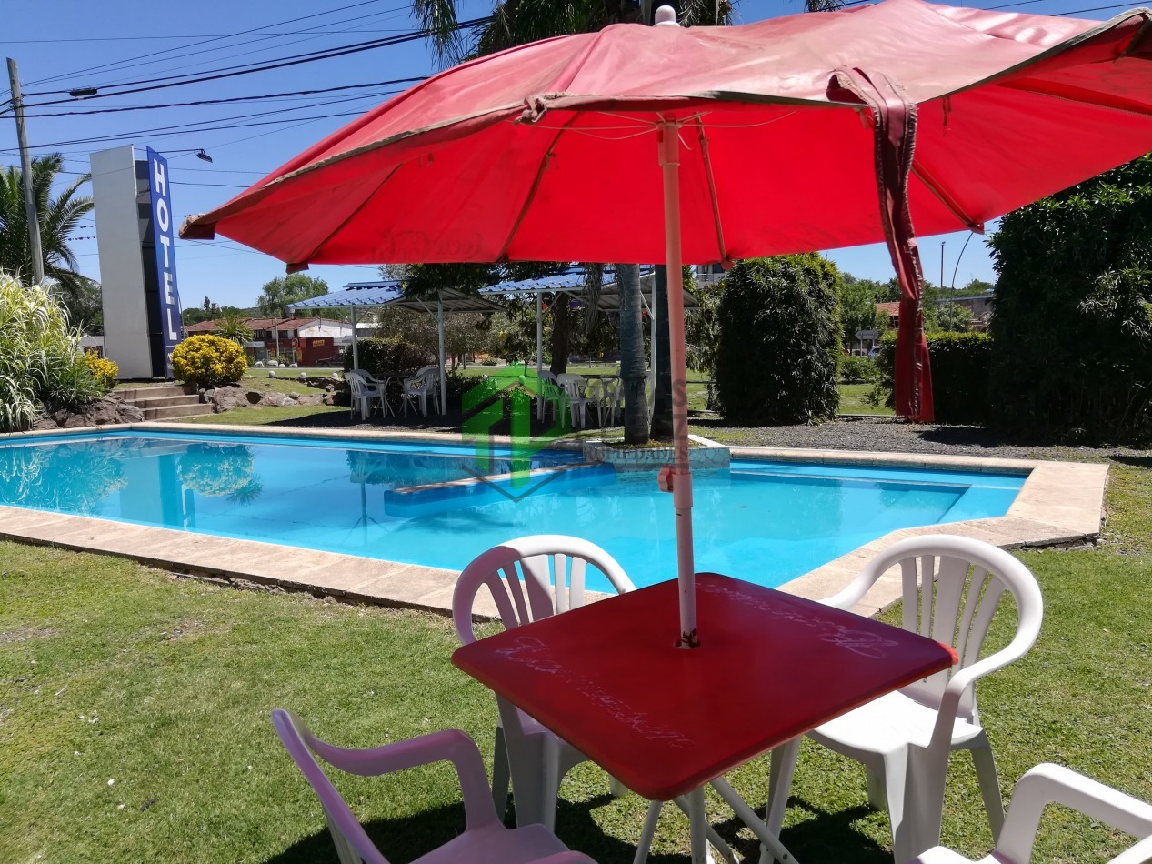 Hostal del lago